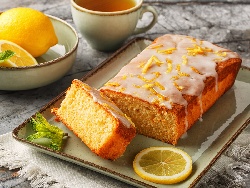 Пандишпанов (дунапренен) кекс с бяла глазура - снимка на рецептата Пандишпанов (дунапренен) кекс с бяла глазура - снимка на рецептата